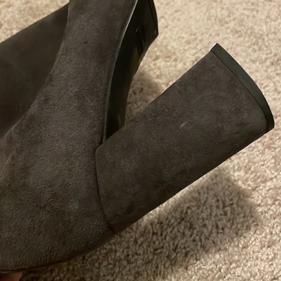 Stuart Weitzman Grey Suede Ankle Boots Size 10 - Picture 7 of 13